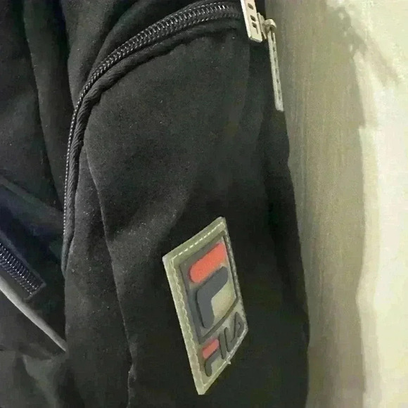 FILA Black Backpack with multiple compartments EUC Sports Travel College - Picture 3 of 5